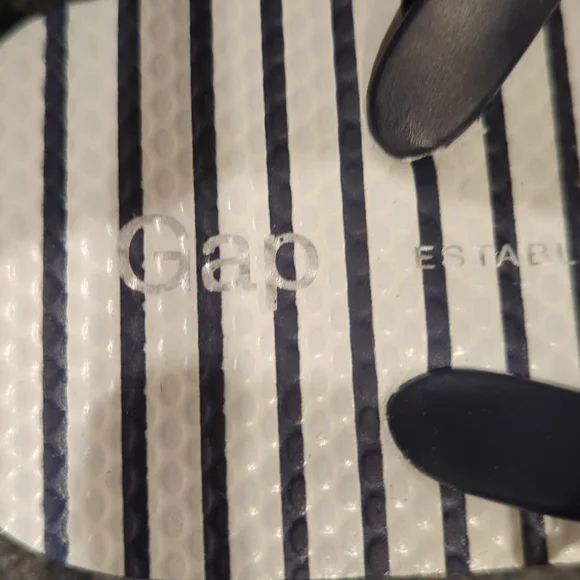 GAP toddler sandals, Navy/white, size 5/6 - Picture 3 of 4